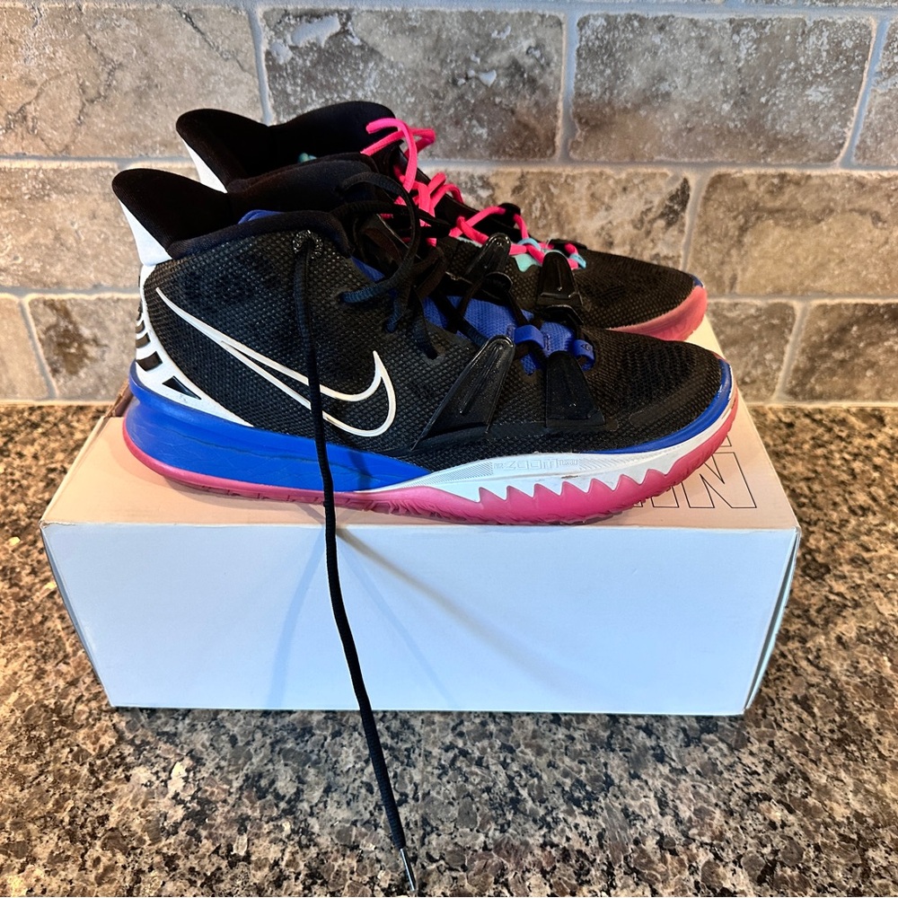 SOLD!!! Nike Kyrie 7